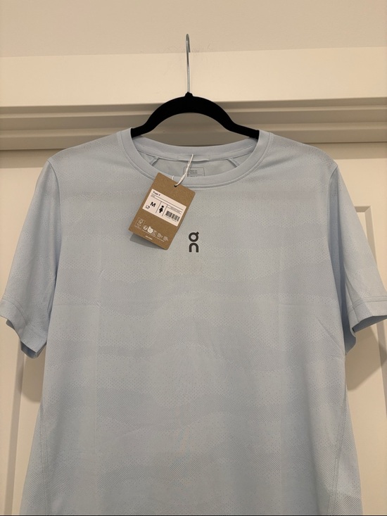 NWT [On] Running Trail-T Short-Sleeve T-Shirt in Arctic Powder Blue Women's M - Picture 7 of 13
